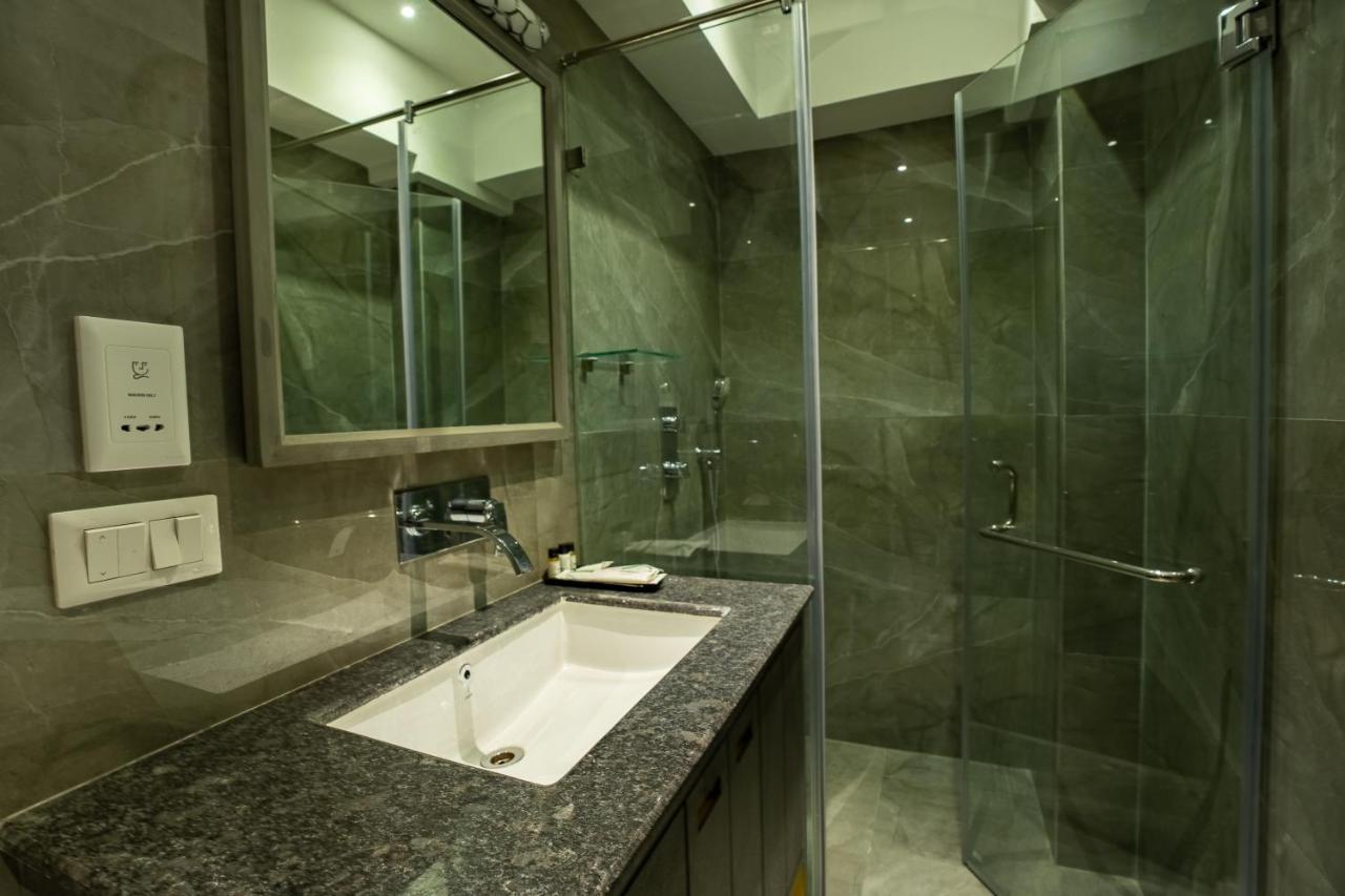 Poiisse Hotel Kolkata Bagian luar foto