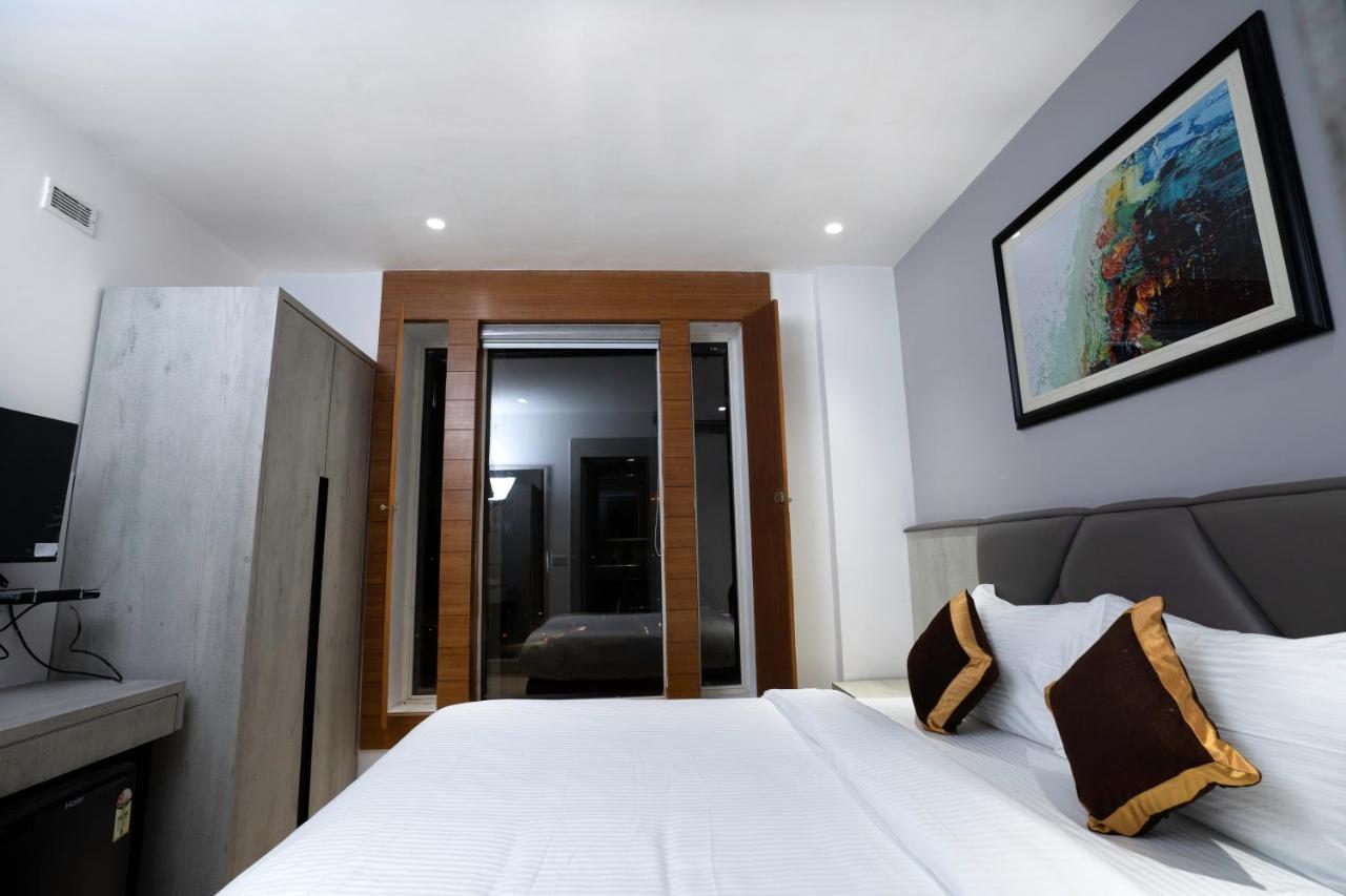Poiisse Hotel Kolkata Bagian luar foto