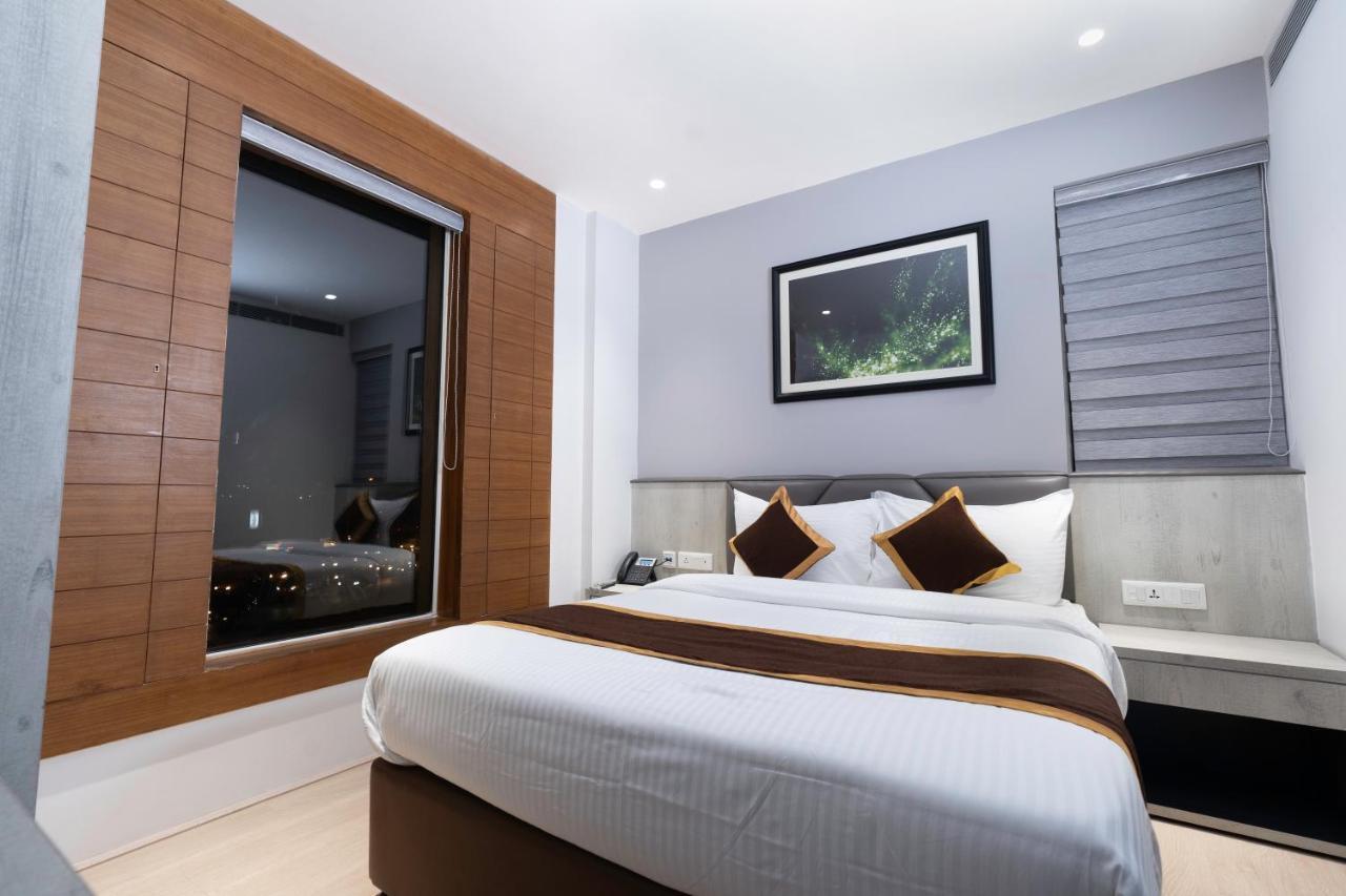 Poiisse Hotel Kolkata Bagian luar foto